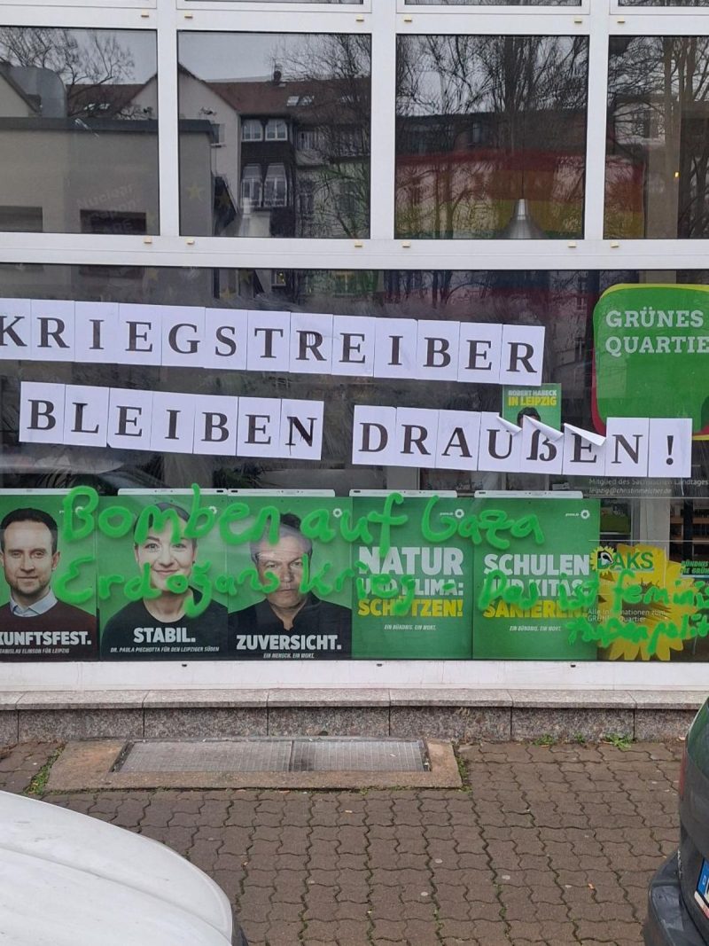 GRÜNES Quartier mit Beklebungen und Graffiti-Schmiereien