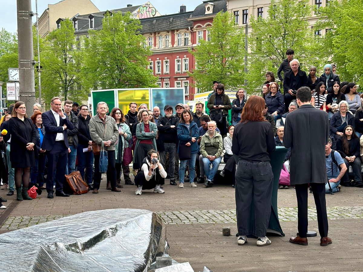 Eröffnung des Meuten Memorials auf dem Lindenauer Markt.